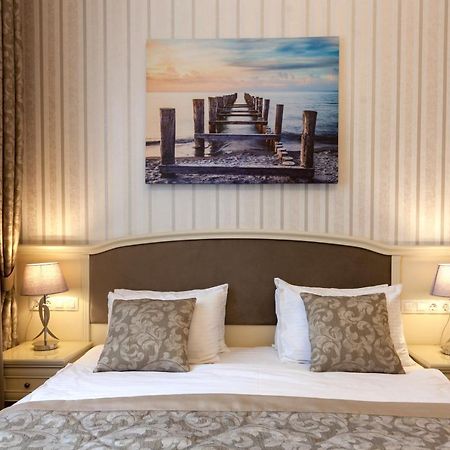 إلفيف Royal Mini-Apart Hotel On Rynok Square المظهر الخارجي الصورة