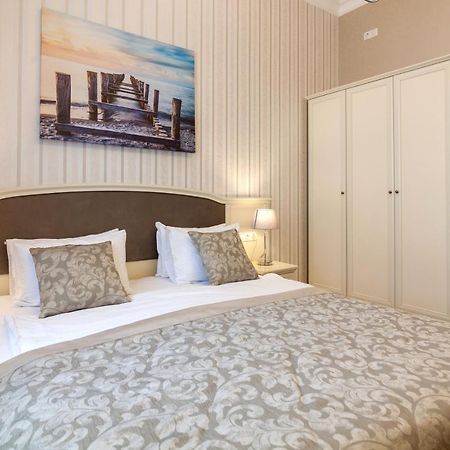 إلفيف Royal Mini-Apart Hotel On Rynok Square المظهر الخارجي الصورة