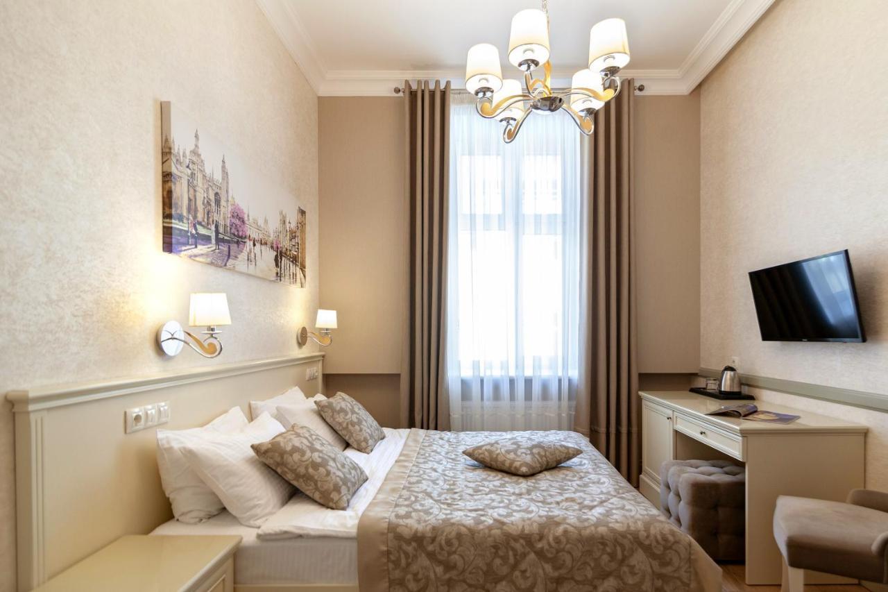 إلفيف Royal Mini-Apart Hotel On Rynok Square المظهر الخارجي الصورة