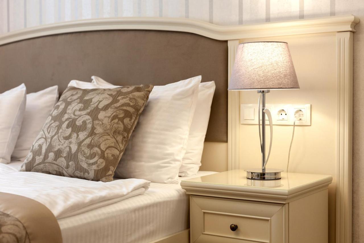 إلفيف Royal Mini-Apart Hotel On Rynok Square المظهر الخارجي الصورة