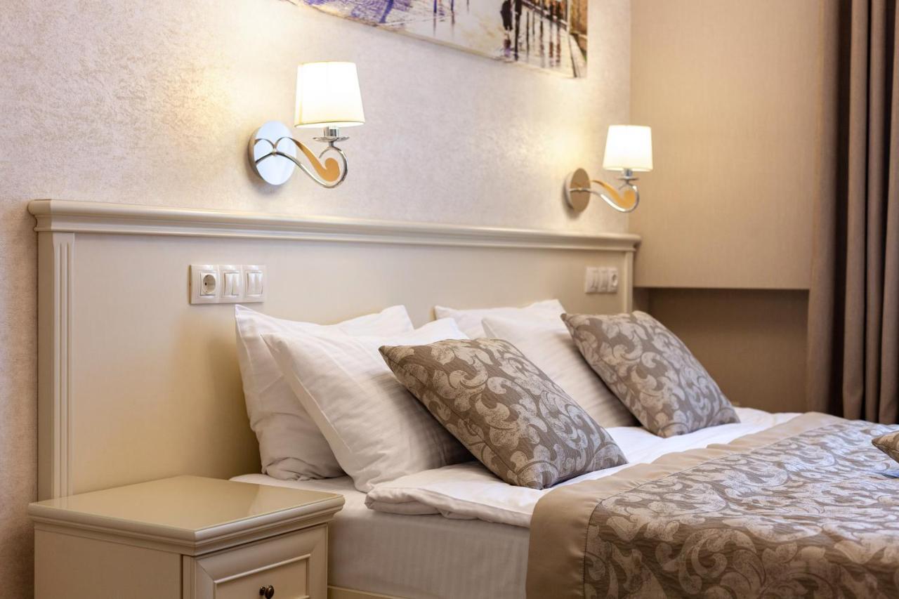 إلفيف Royal Mini-Apart Hotel On Rynok Square المظهر الخارجي الصورة