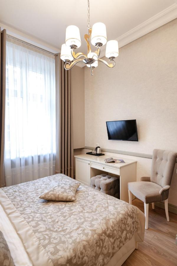 إلفيف Royal Mini-Apart Hotel On Rynok Square المظهر الخارجي الصورة
